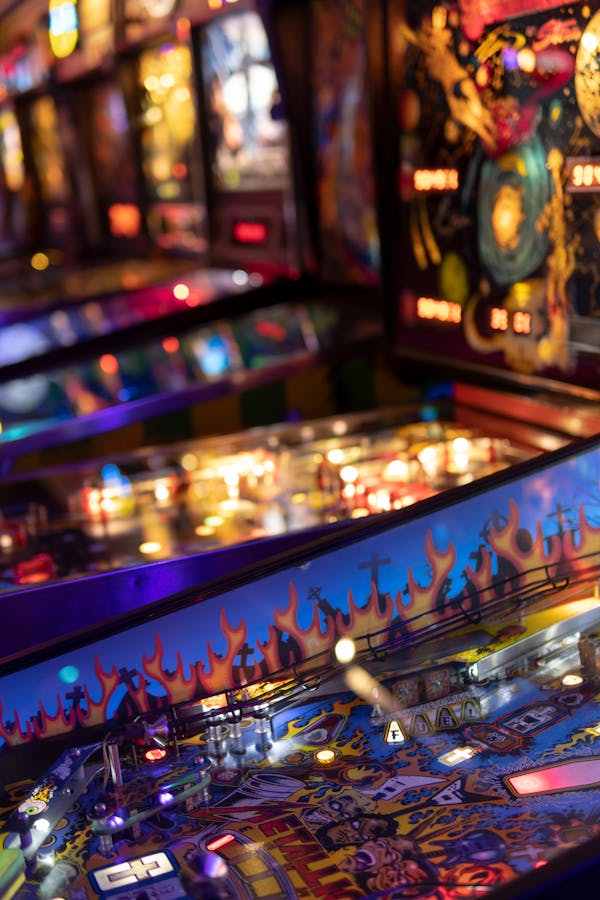 free-photo-of-selective-focus-on-arcade-machines (2)